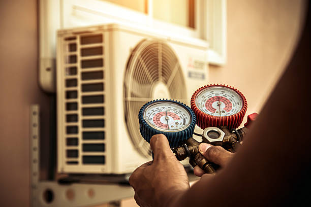 Professional Hvac technician working in Lake View, NY